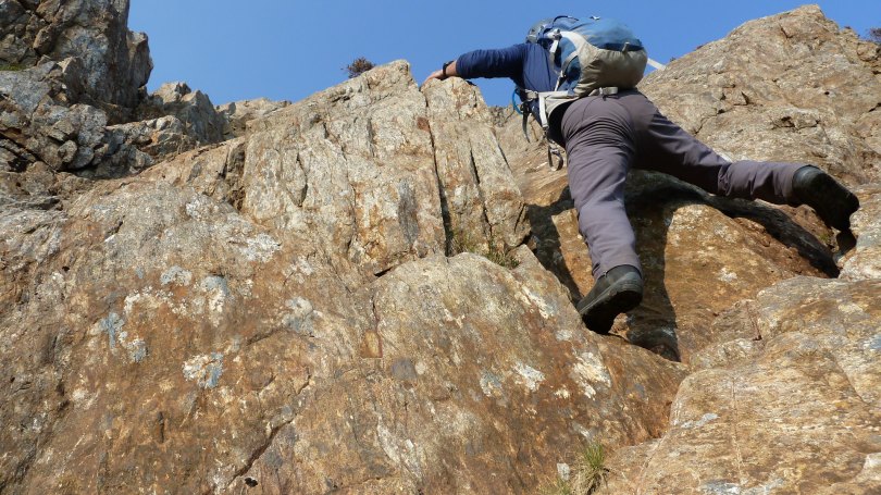 A secure grip for scrambling and steep ground.