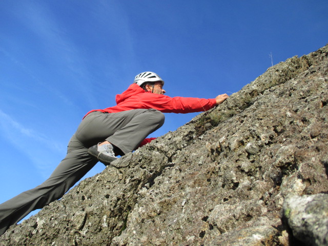 The stretch NeoShell fabric give the Marmot Nabu jacket great freedom of movement for climbing.