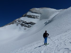 The hybrid construction keeps you comfortable whether you're going uphill or down. The hood is fantastic too.