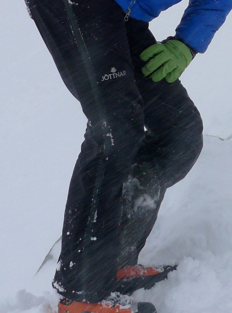 Jöttnar Vanir Salopette - driving wet snow, wind  and fluctuating temperatures are typical of a Scottish winter day out and the Jöttnar Vanir Salopette coped brilliantly.