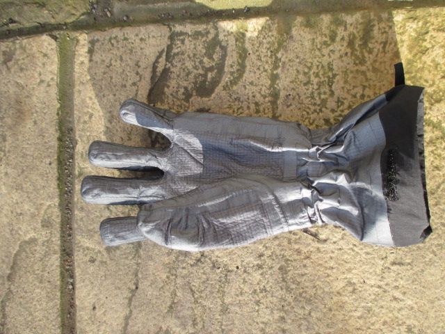 The Gore-Tex was well taped inside the glove.