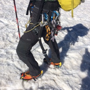 The great sized head makes it easy to get any sized carabiner in it to clip onto your harness.