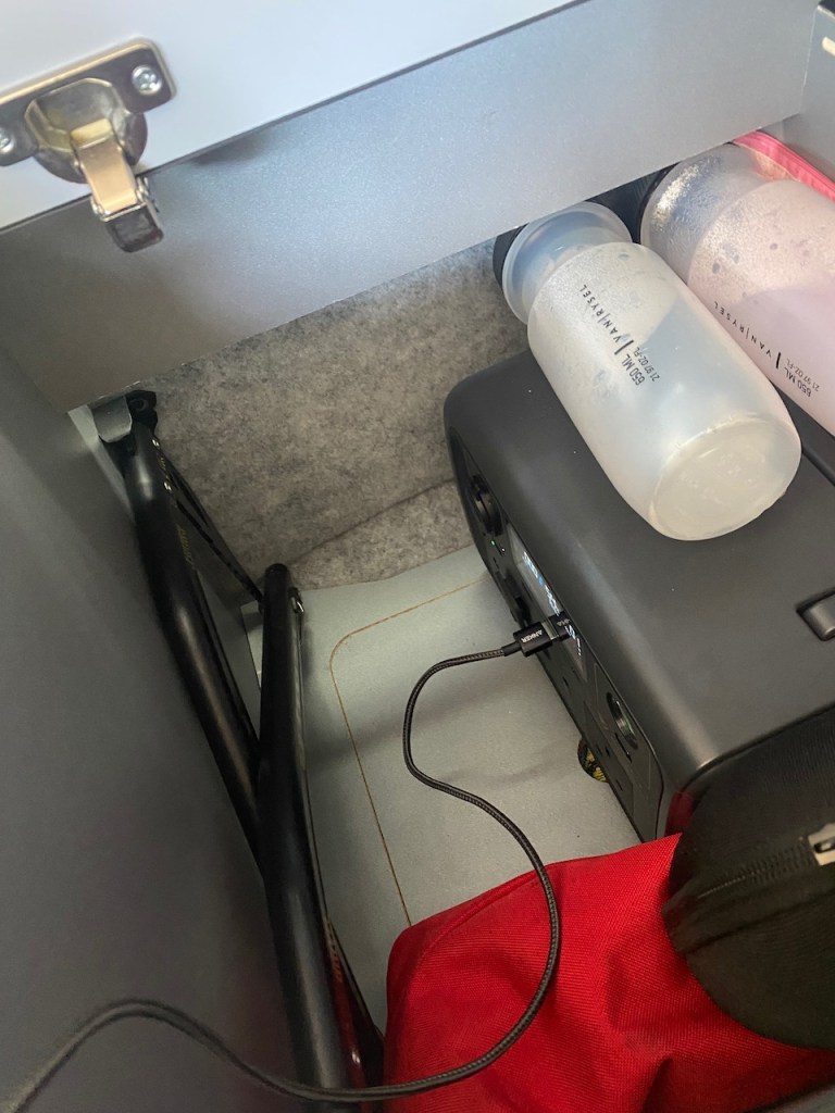 Bluetti EB3A in locker